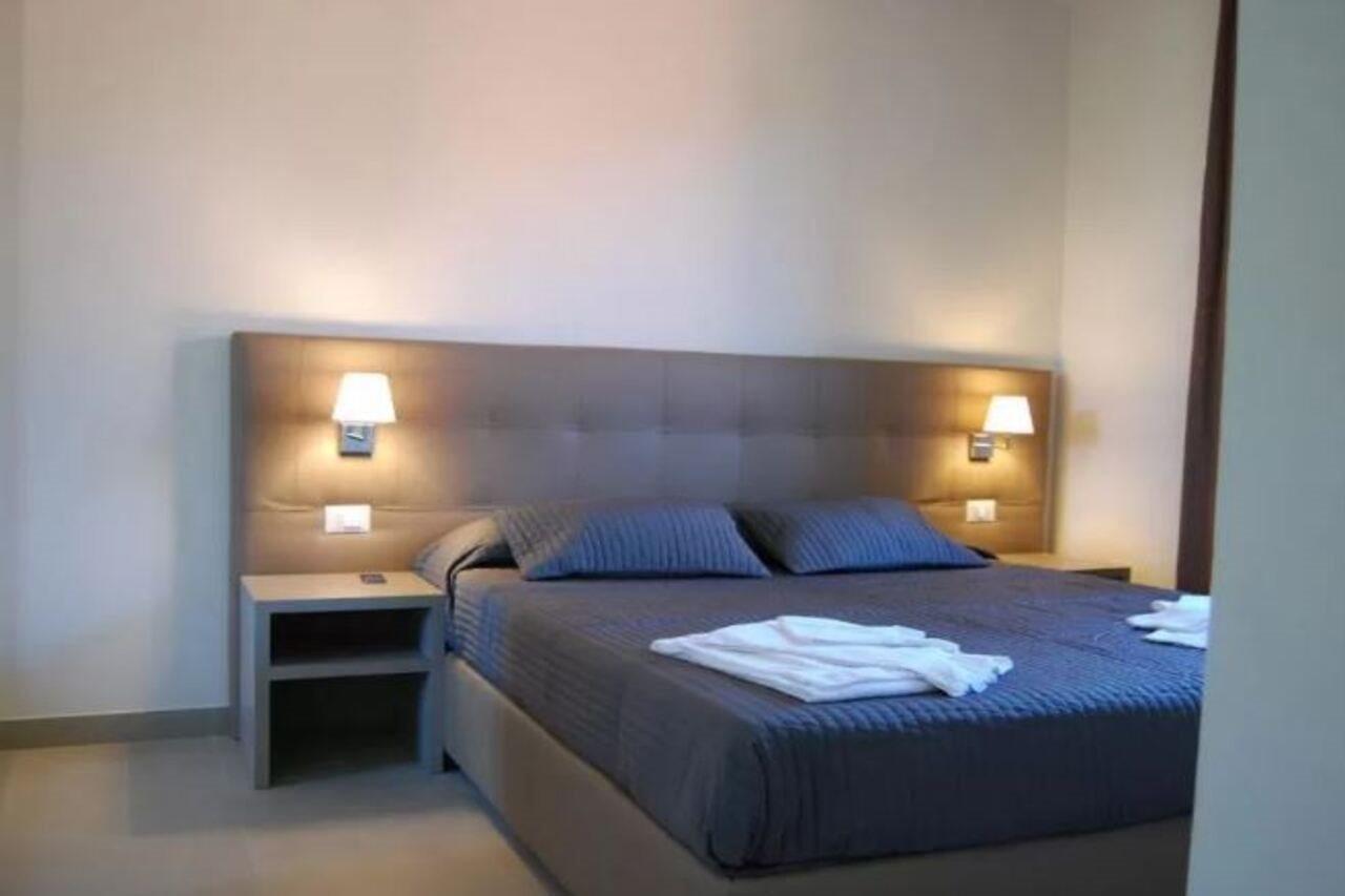 리치오네 Residenze Al Colle Dei Pini 아파트 호텔 외부 사진