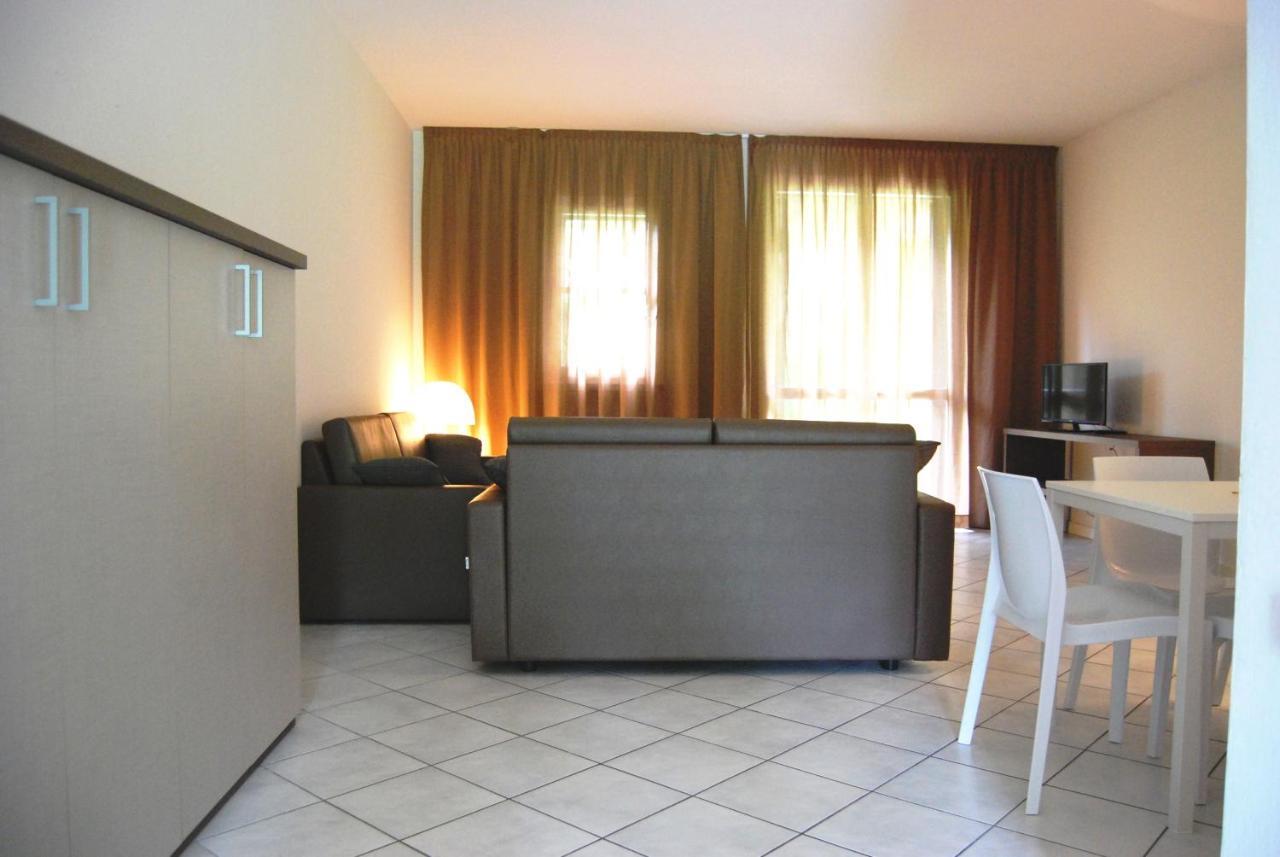 리치오네 Residenze Al Colle Dei Pini 아파트 호텔 외부 사진