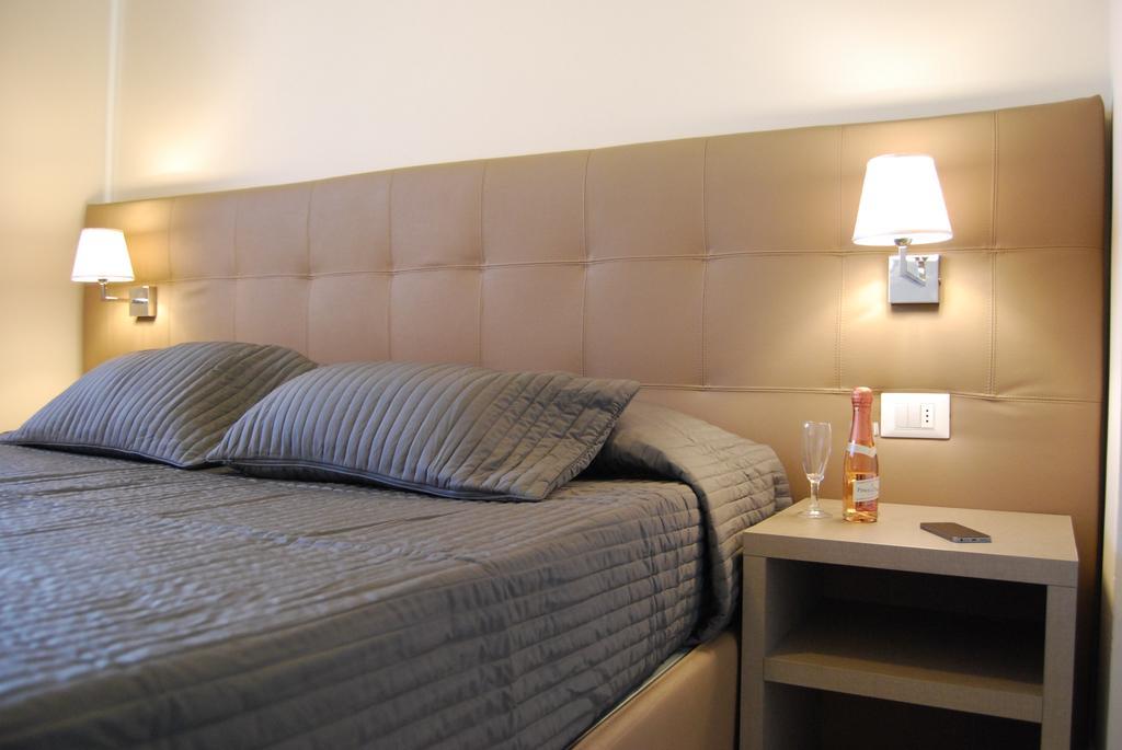 리치오네 Residenze Al Colle Dei Pini 아파트 호텔 객실 사진