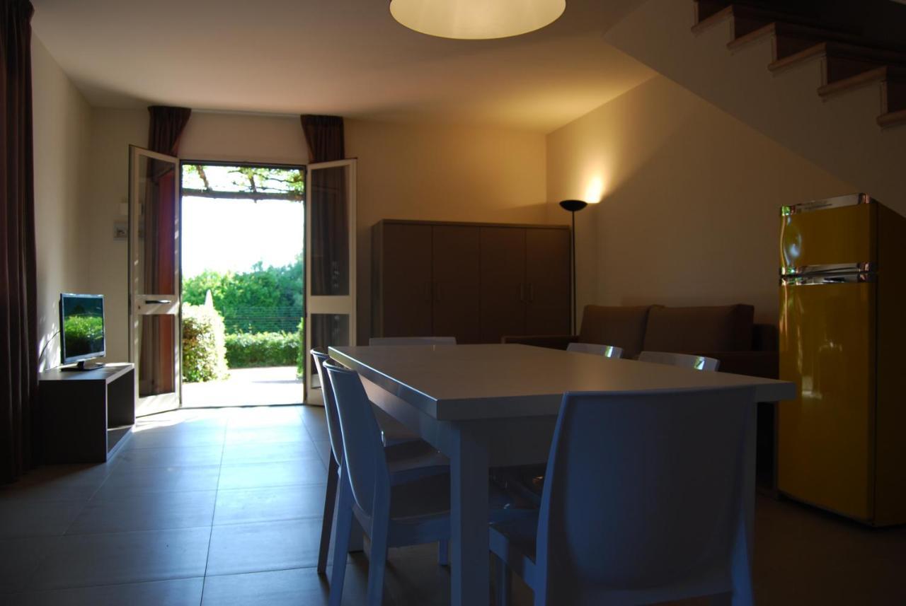 리치오네 Residenze Al Colle Dei Pini 아파트 호텔 외부 사진