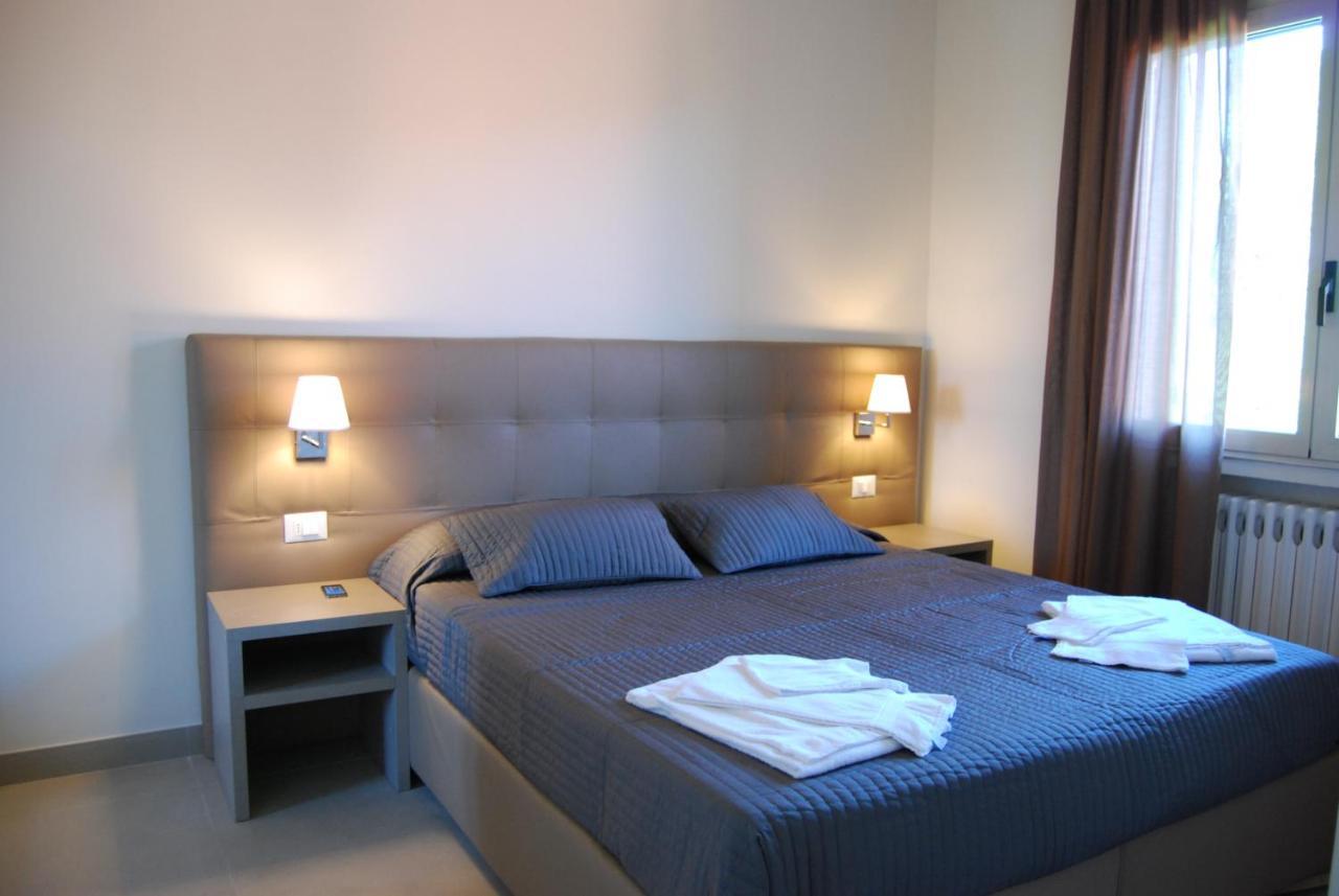 리치오네 Residenze Al Colle Dei Pini 아파트 호텔 외부 사진
