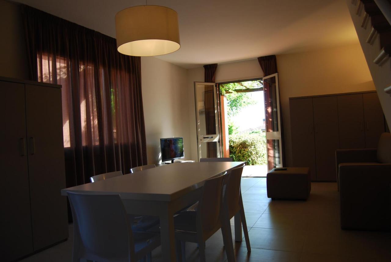 리치오네 Residenze Al Colle Dei Pini 아파트 호텔 외부 사진