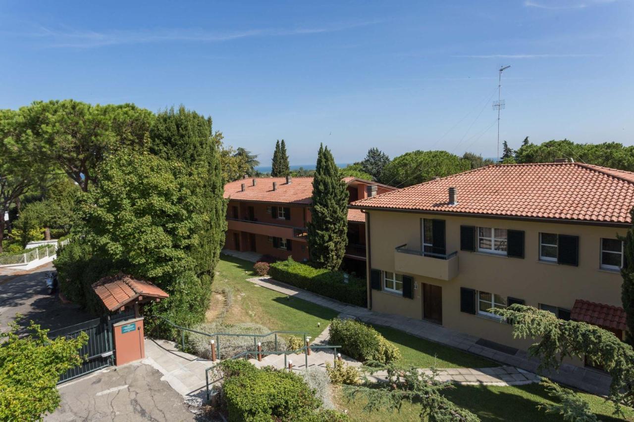 리치오네 Residenze Al Colle Dei Pini 아파트 호텔 외부 사진