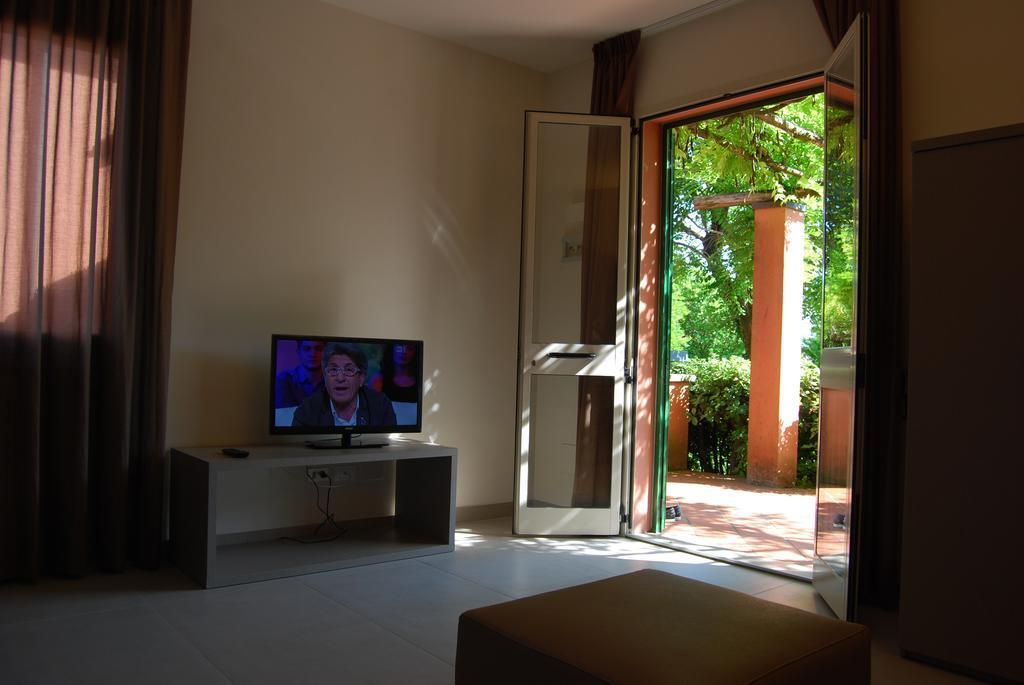 리치오네 Residenze Al Colle Dei Pini 아파트 호텔 외부 사진